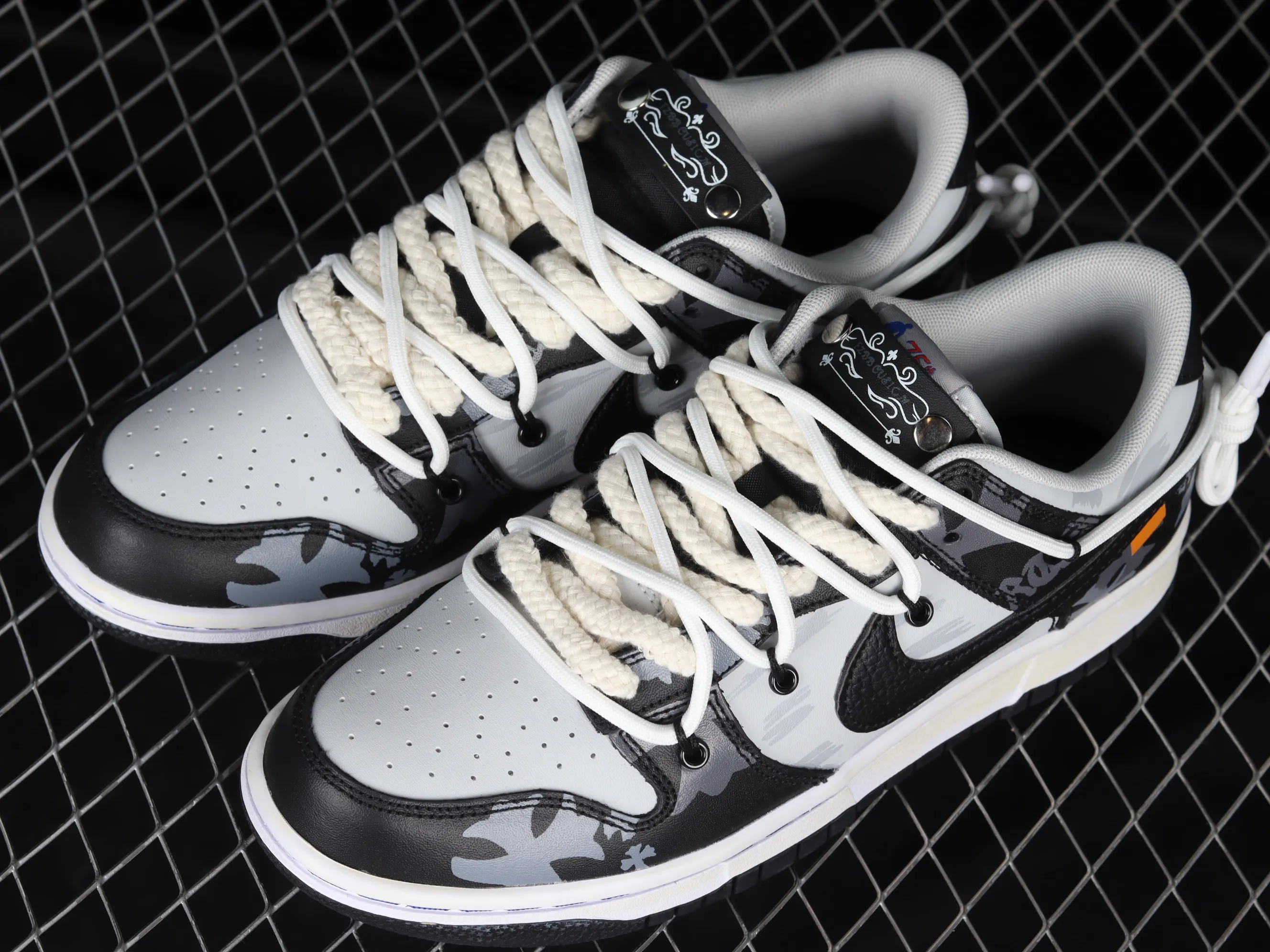 All categories Nk SB Dunk series Nk SB Dunk Low low-top sneakers F version Nk Dunk Low strap deconstruction SB smashed backboard fashion casual sneakers DD3363-002